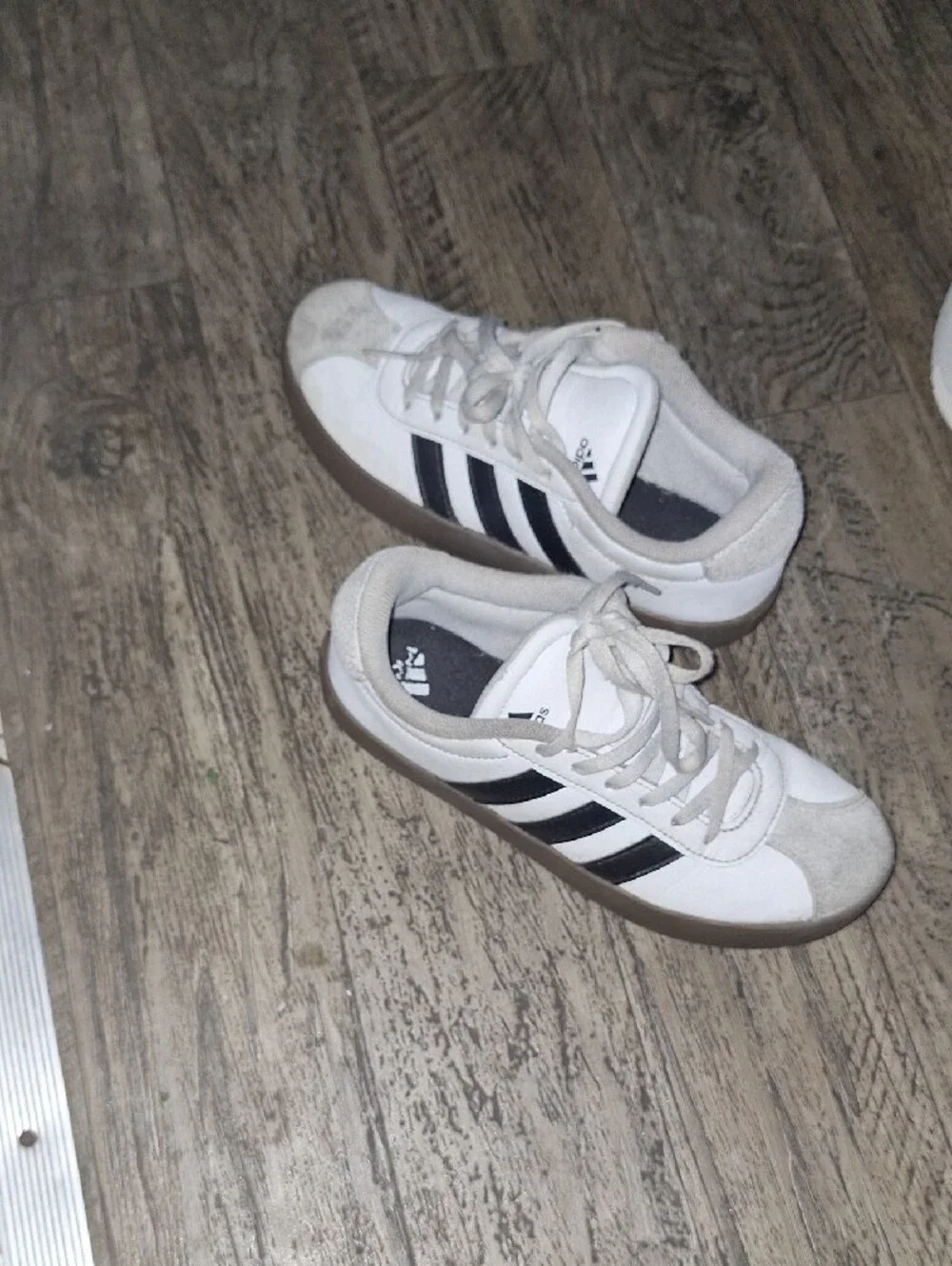 adidas signature clean up